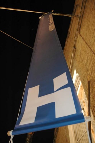 2129004409_large