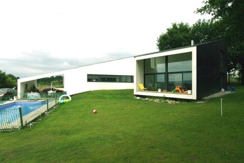 88976400_large