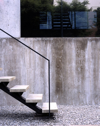 1050409945_large