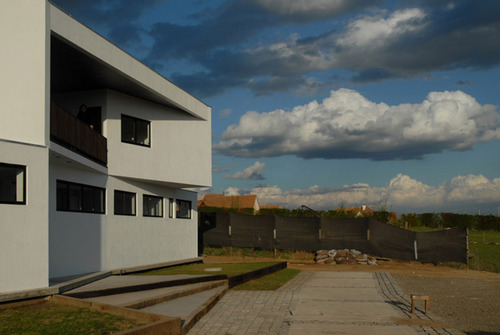 1908601790_large