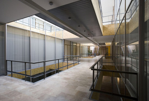 Interior-view-of-upper-floo_large