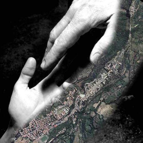 Old-_-young-hand_large