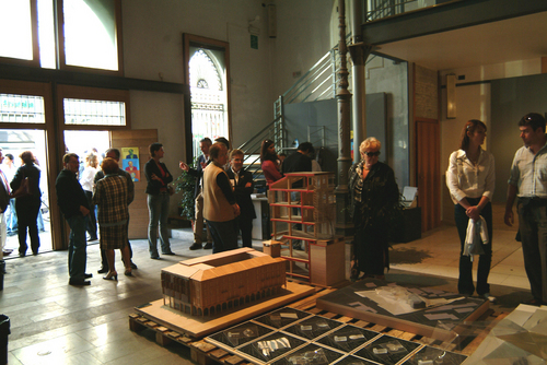 Mca_foto_mostra_4_light_large