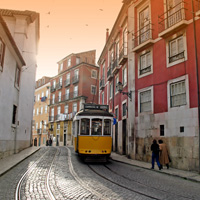 Try-everything-twice-when-getting-to-know-the-locals!