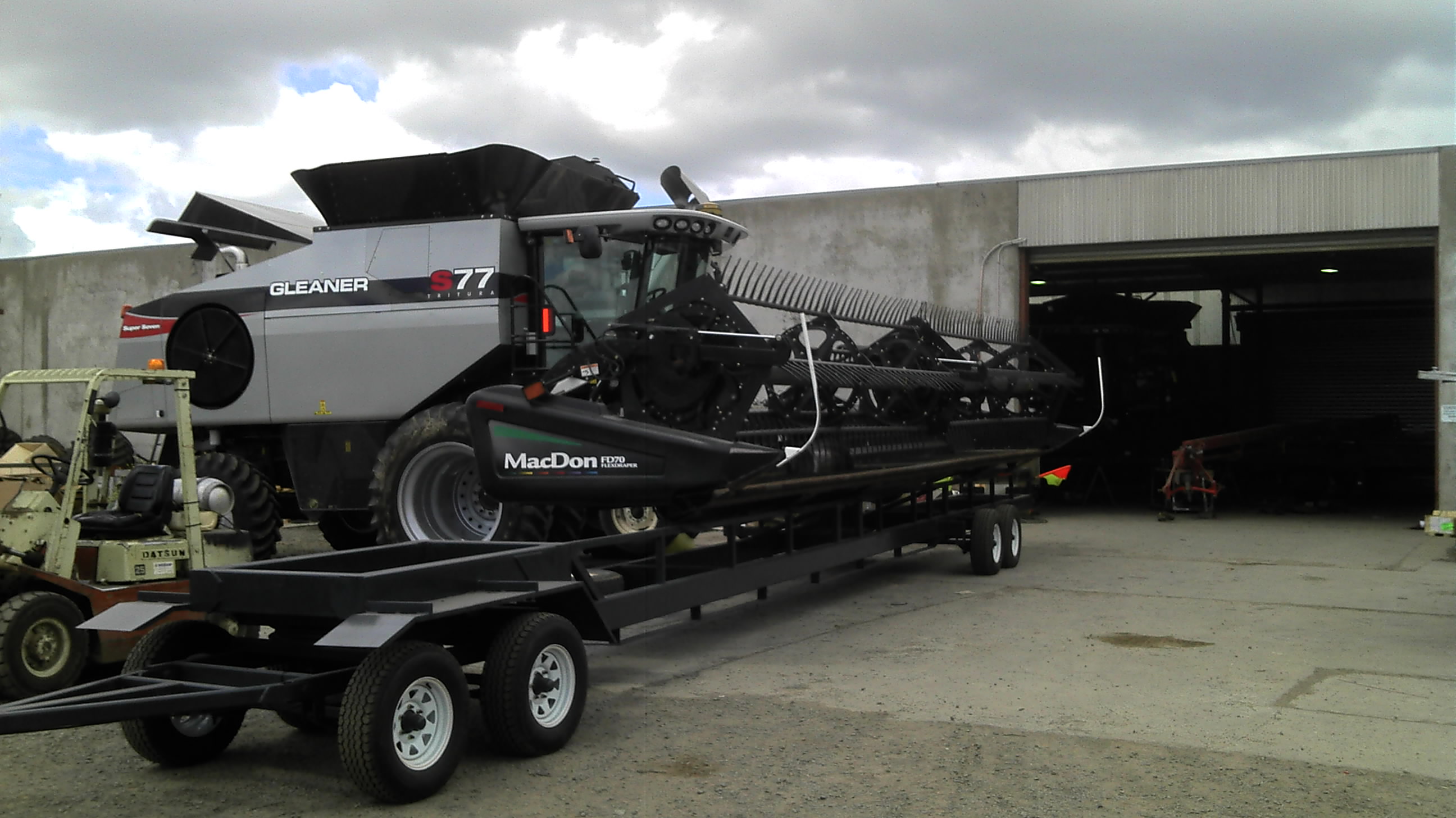 Macdon/ Case FD70 35ft Flex Draper Front Machinery