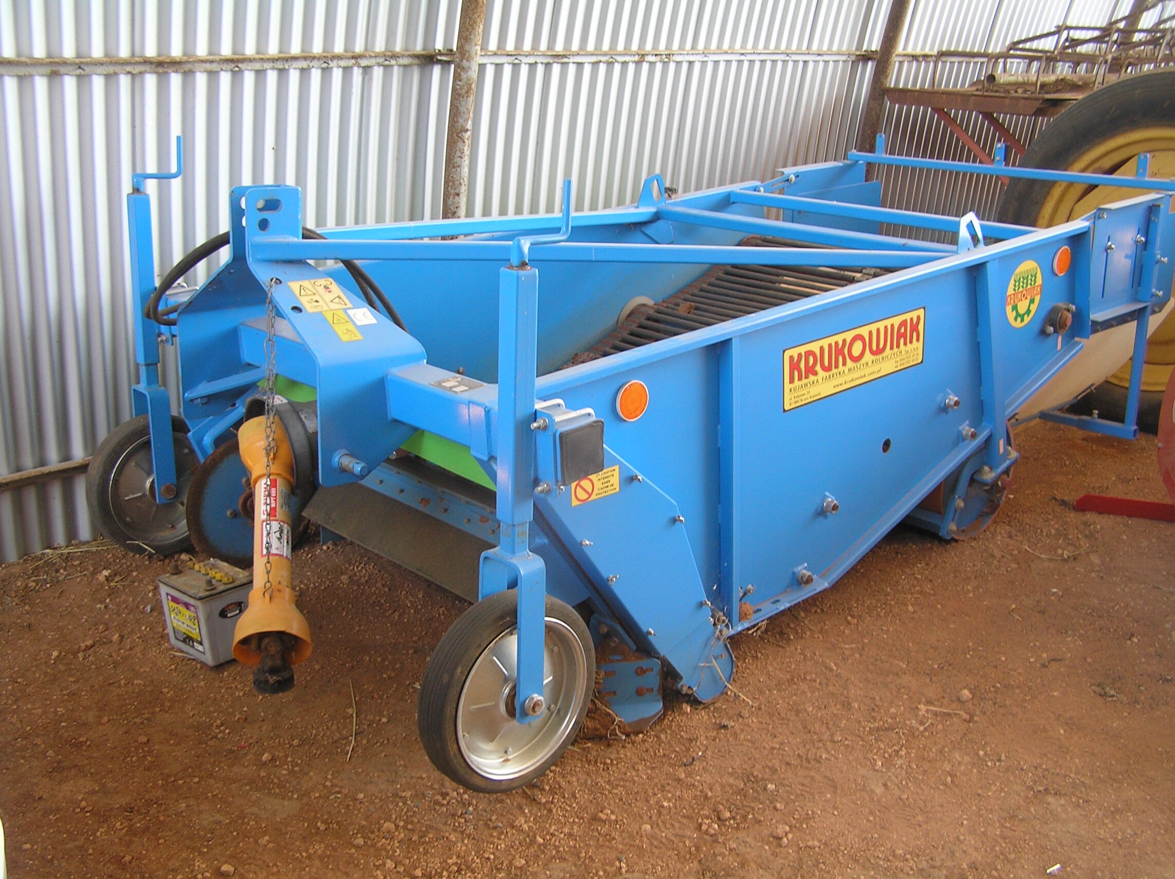 Onion or bulb lifter/windrower Machinery & Equipment