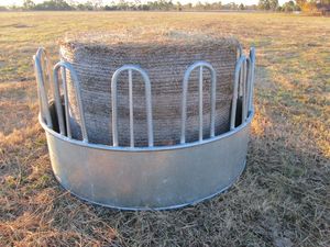 Forget The Pasture Waste! Introducing The Best Hay Saver Round Bale Feeders For Cattle - vmnsf9i