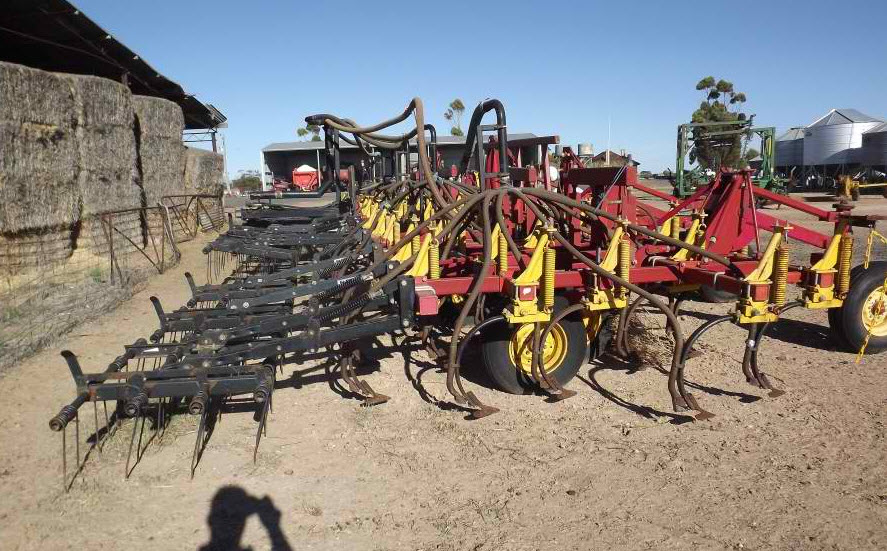 52ft Bourgault 8800 Cultivator & 3225 Air Seeder Machinery