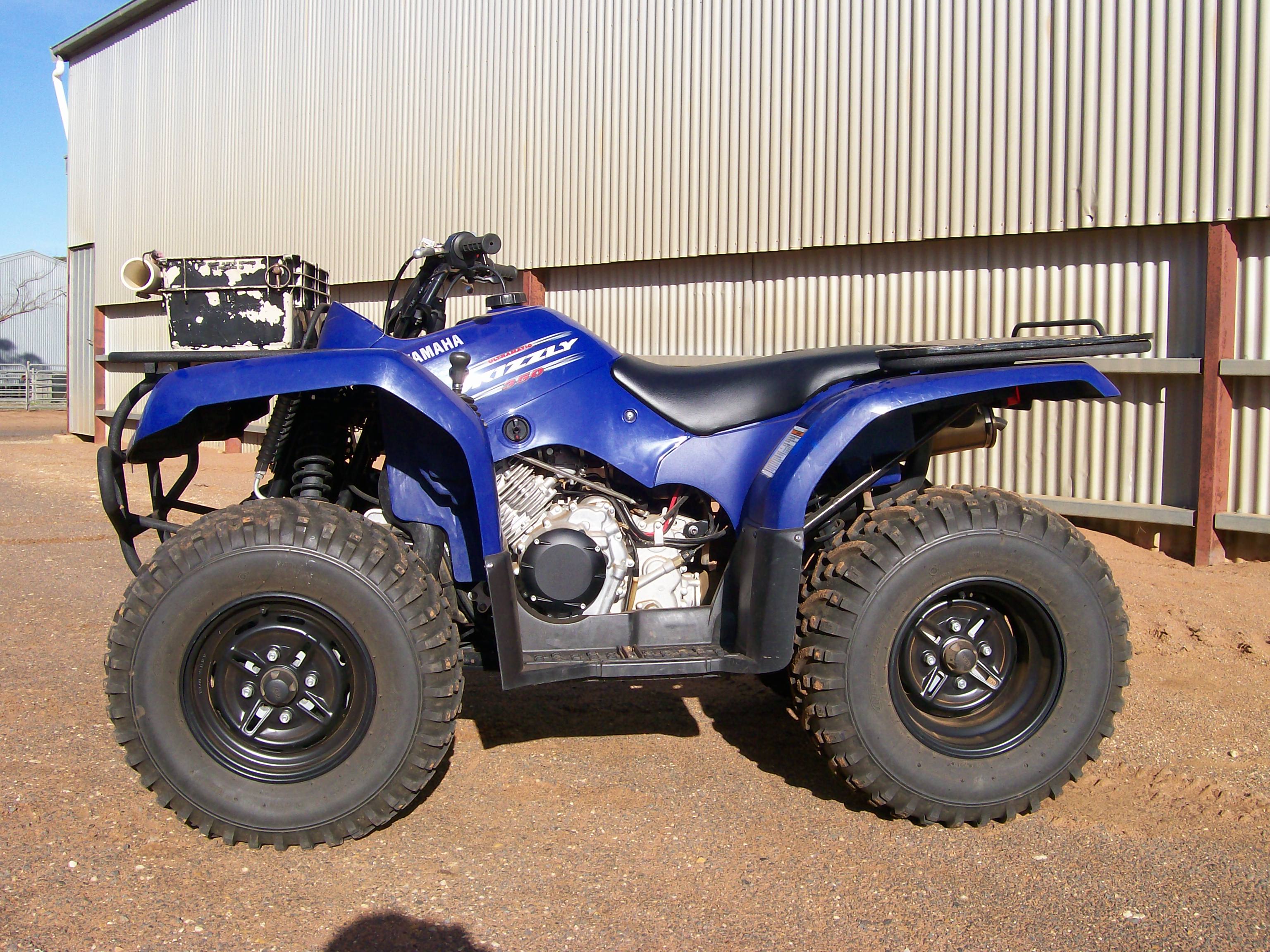 As New. Yamaha 350 Grizzly Automatic 4Wheeler. 1330kms. 83 Hrs.