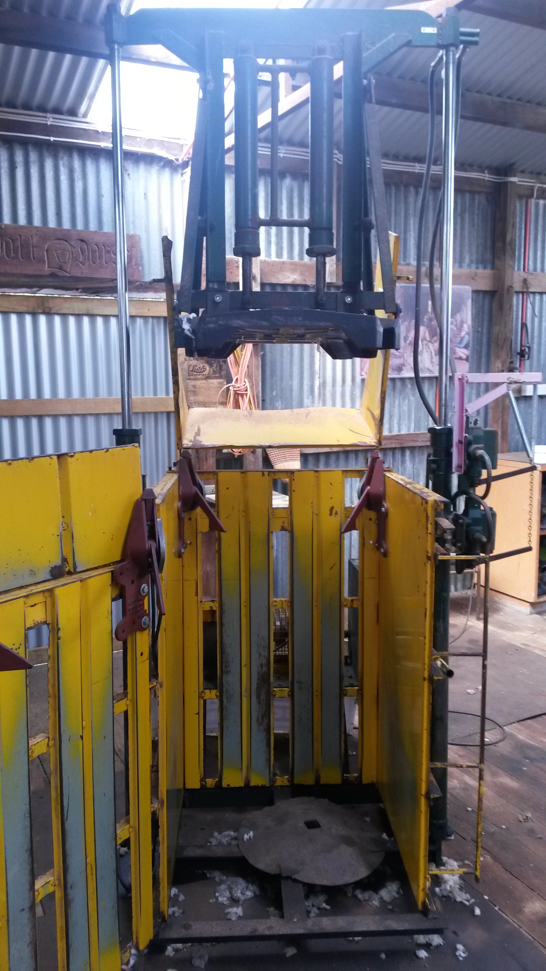 Morton Baker Hydraulic Wool Press Livestock Equipment Farm Tender