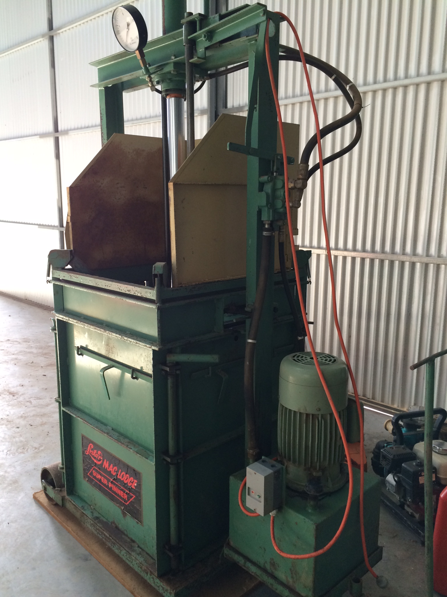 Lister Mac Hydraulic Wool Press Livestock Equipment Woolpresses
