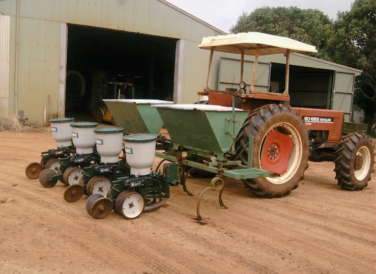 4 Row KMC Corn/Bean Planter with fertiliser boxes For Sale