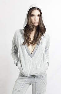 Hooded V 