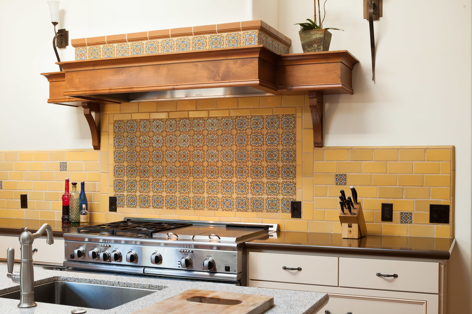 classic spanish cuerda seca kitchen backsplash design