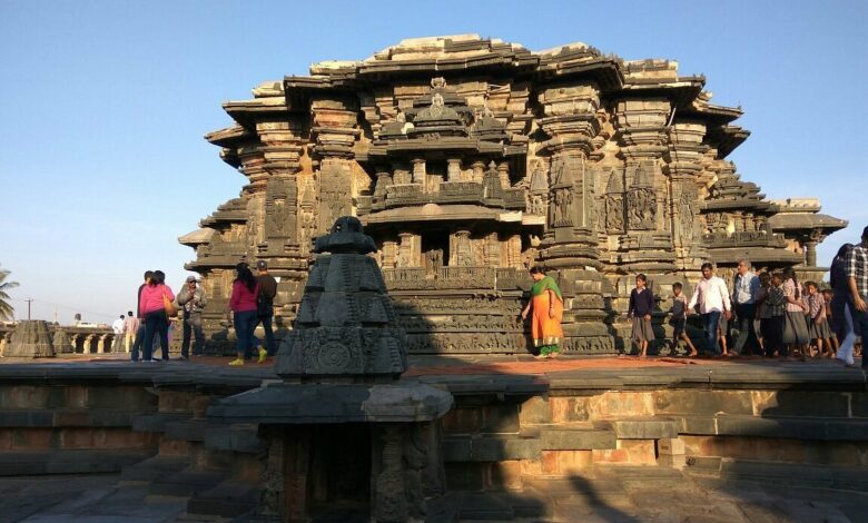 Karnataka Temple Tour: A Divine Journey Through South India’s Sacred Heritage Karnataka Temple Tour: A Divine Journey Through South India’s Sacred Heritage