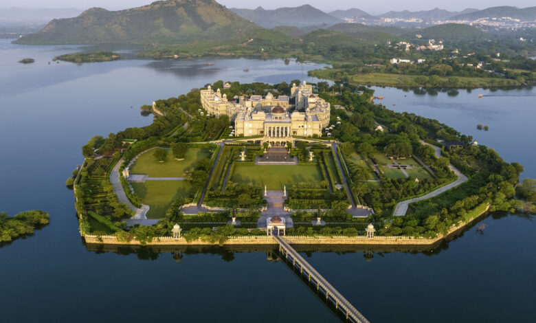 Udaipur Sightseeing Tour: Explore the City of Lakes Udaipur Sightseeing Tour: Explore the City of Lakes