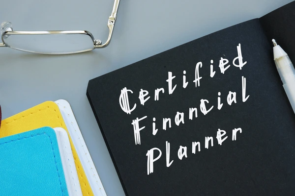 Financial Advisor Solutions: How Professional Guidance Helps Solve Everyday Financial Challenges Financial Advisor Solutions: How Professional Guidance Helps Solve Everyday Financial Challenges