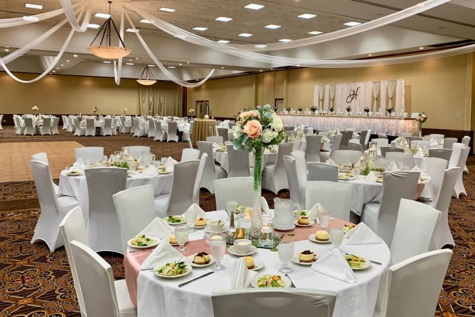 bismarck hotel and conference center1 30936