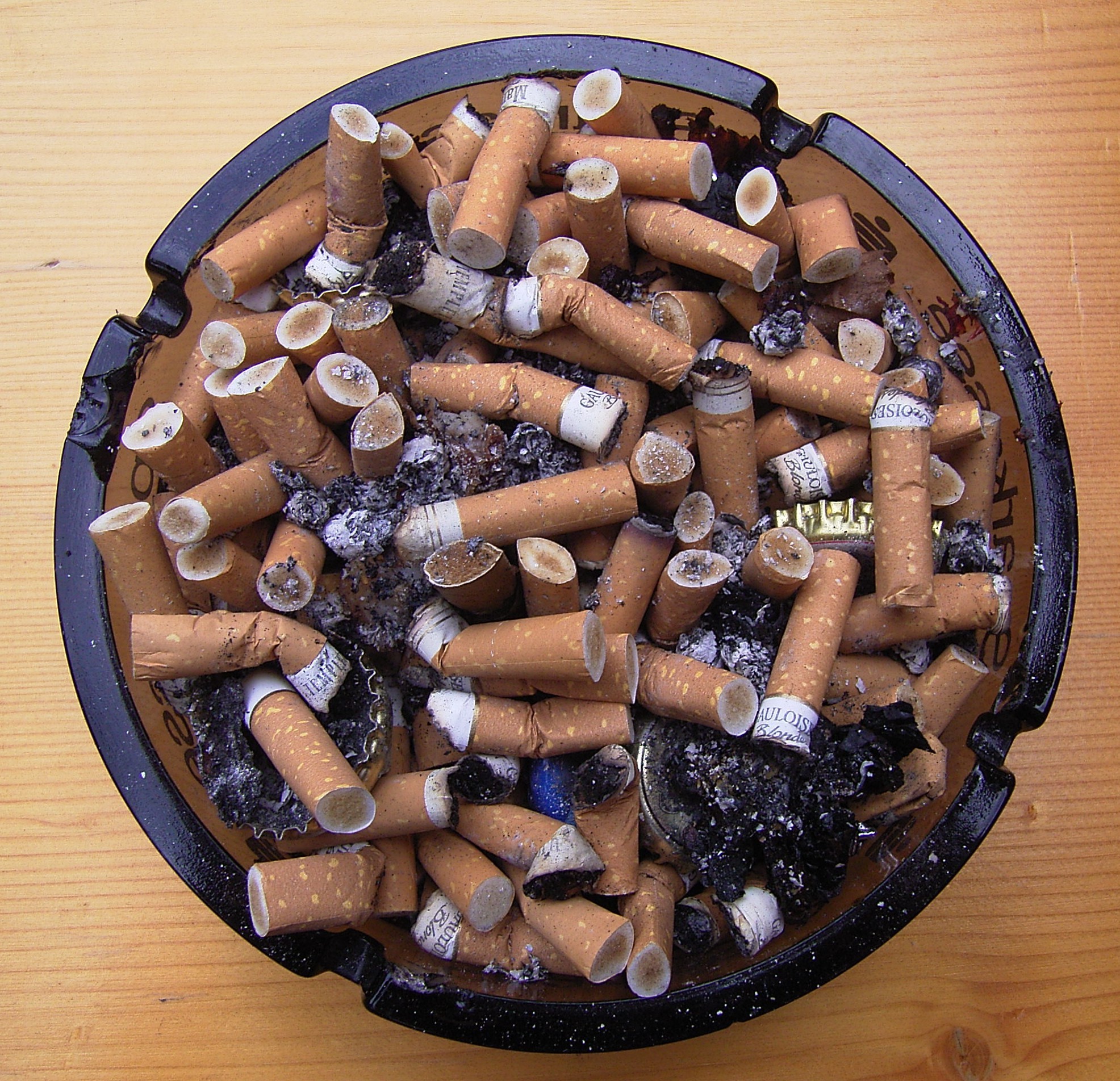 full_ashtray.jpg