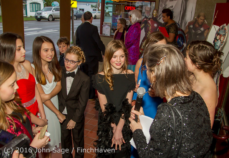 8077 Oscar Night on Vashon Island 2016 022816