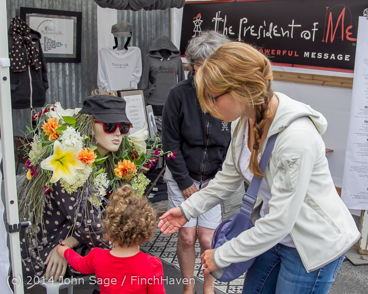 2687 Sunday Walkabout Strawberry Festival 2014 072014