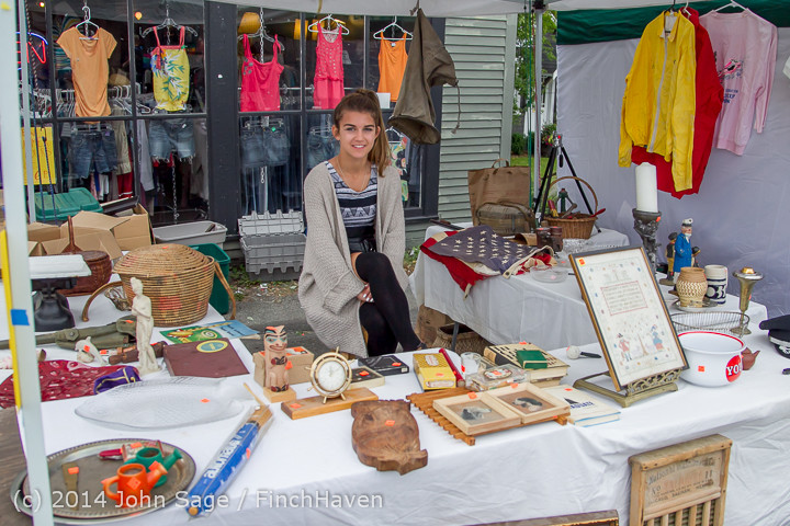 2710 Sunday Walkabout Strawberry Festival 2014 072014