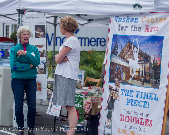 3275 Sunday Walkabout Strawberry Festival 2014 072014