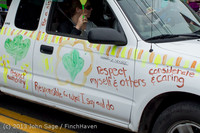 5676-a Vashon Strawberry Festival Grand Parade 2013 072013