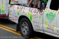 5676-b Vashon Strawberry Festival Grand Parade 2013 072013