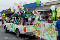 5687 Vashon Strawberry Festival Grand Parade 2013 072013