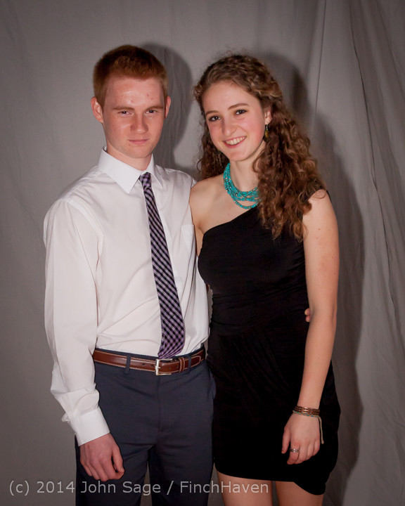 5457-b Vashon Island High School Tolo Dance 2014 031514