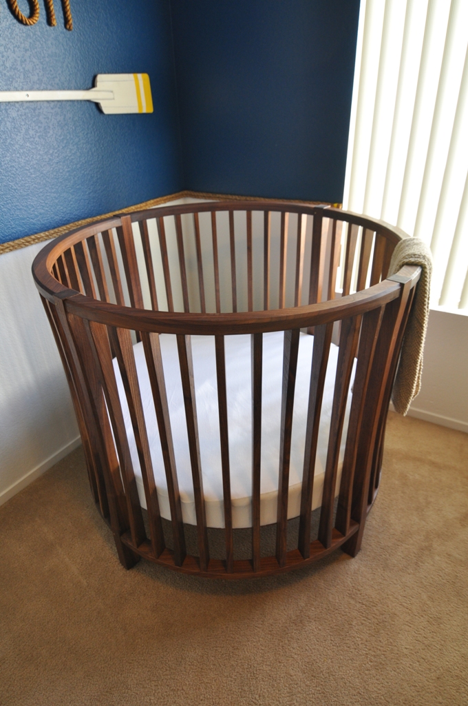 Modern Round Baby Cribs for Small Space