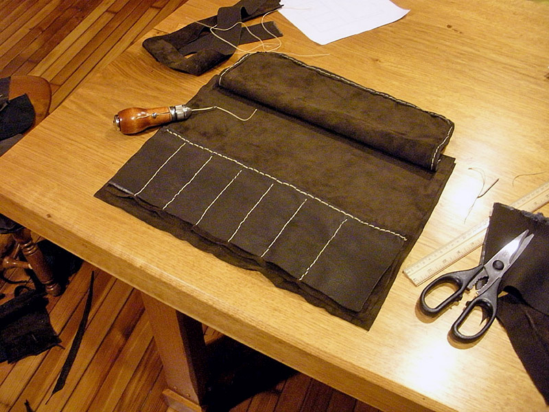 Make Your Own Leather Chisel Roll FineWoodworking