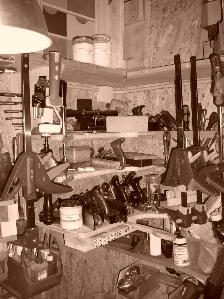 40 sft ... Should-be-a-bath Workshop - FineWoodworking