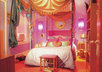 Teen-bedroom-decor-girls-bedroom-canopy-bed