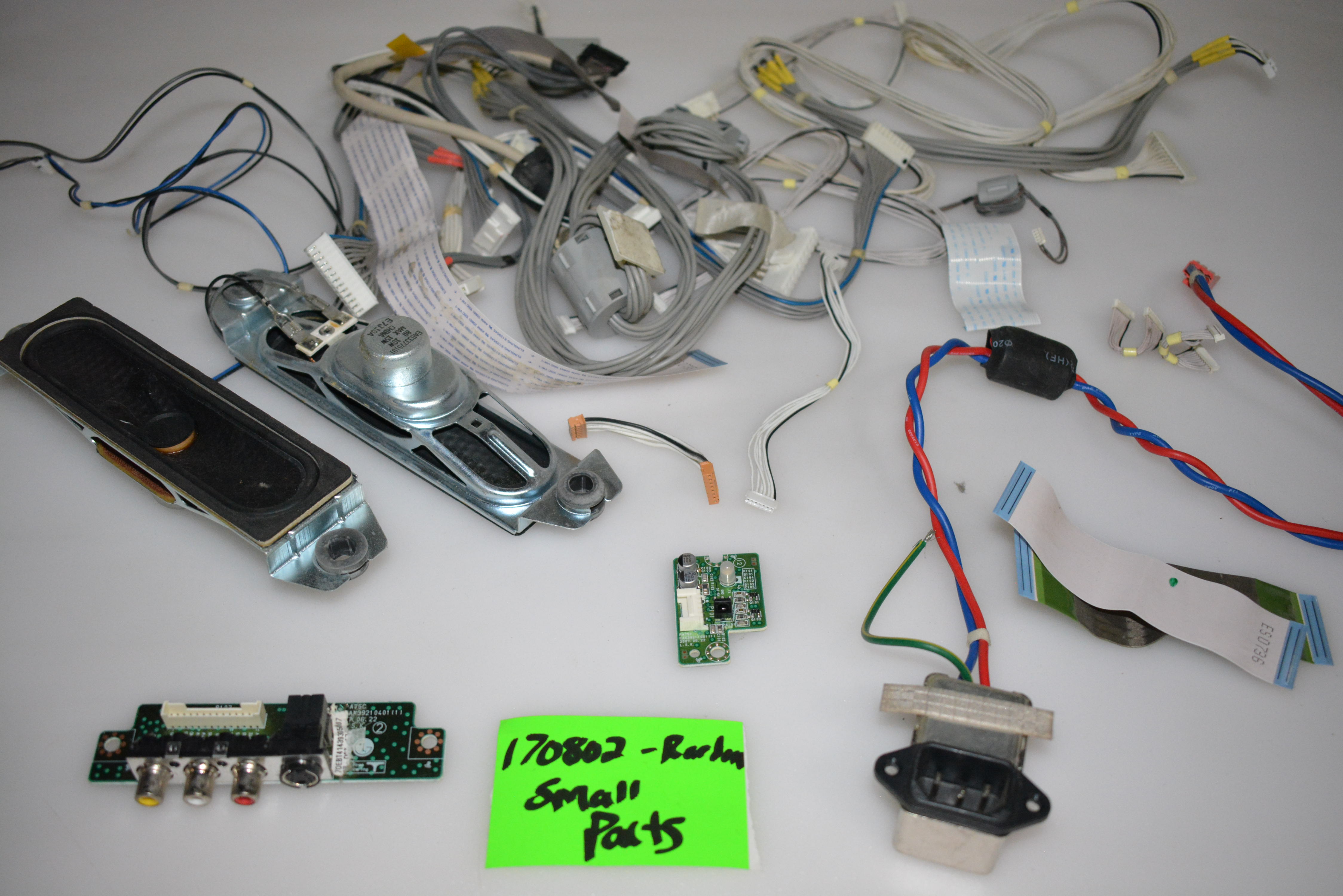 SMALL PARTS REPAIR Kit Speakers;Side Inputs;Ir Sensor;Lvds Cables;Emi