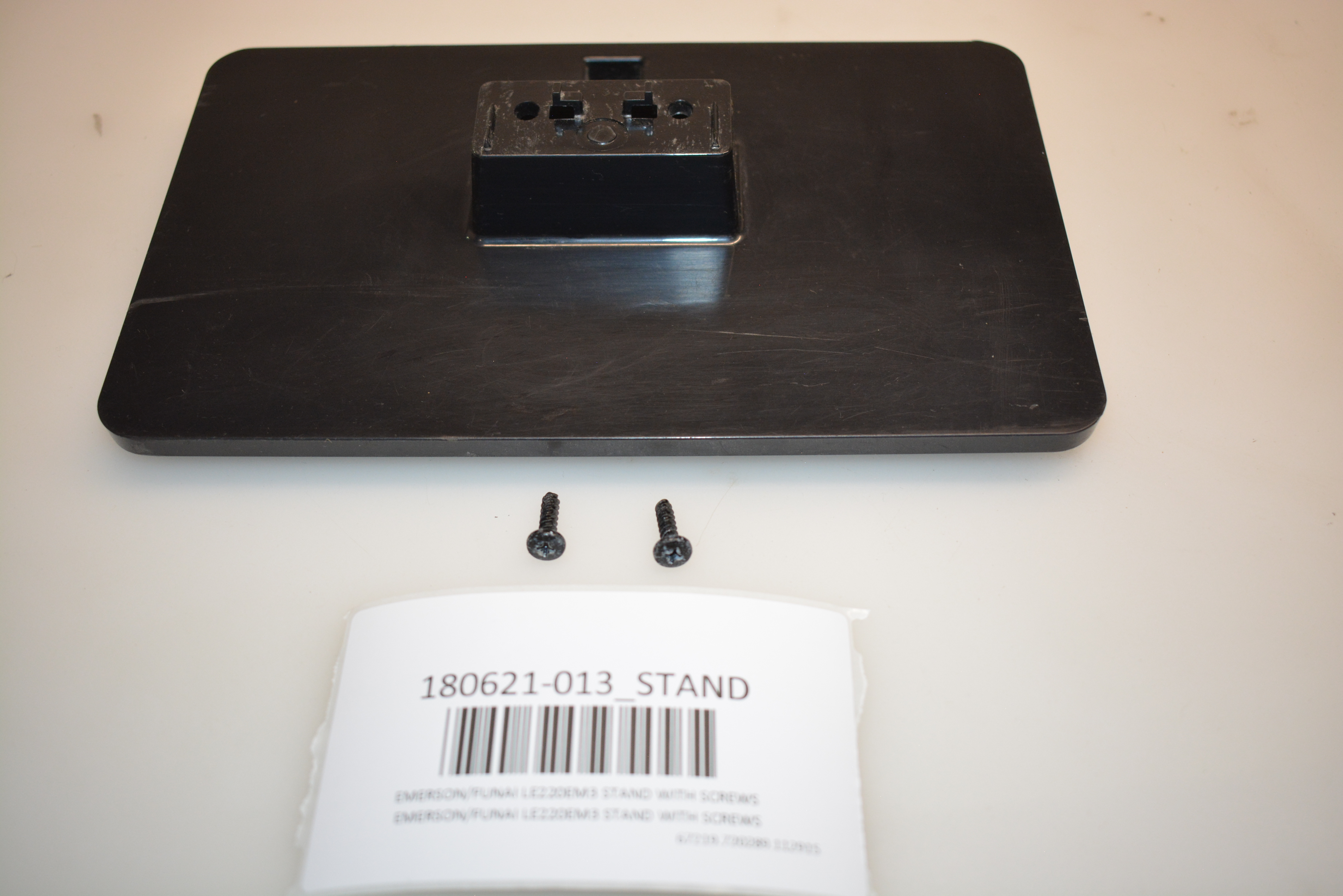 EMERSON/FUNAI LE220EM3 STAND With Screws Emerson/Funai Le220Em3 Stand