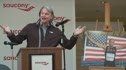 Saucony President Richie Woodworth introduces Wallace Spearmon to the Saucony family