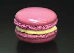 Le Macaron's Creme Brulee macaron