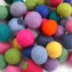 Felt_balls_50_plain_thumb