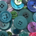 Buttons_-_peacock_thumb