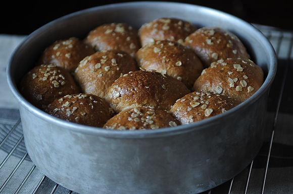 Heavenly Oatmeal-Molasses Rolls