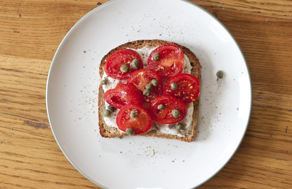 Tomato Aioli Sandwich