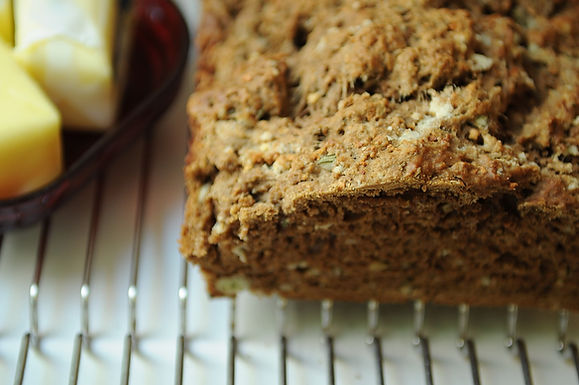 Garlic parmesan and herb beer bread