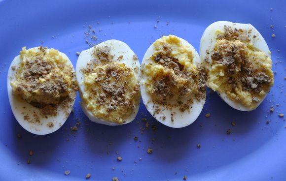 http://s3.amazonaws.com/food52_assets/indeximages/18649/large/Dukkah_Deviled_Eggs_for_food52.jpg?1308585952