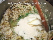 Risotto_6_-_adding_parmesan_and_butter