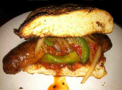 Italian_sausage_on_grilled_bun2