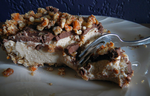 Peanut-butter-pretzel-pie