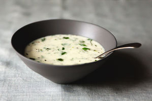 Hot Yogurt and Barley Soup