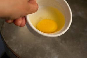 Kitchen Basics: Poaching Eggs